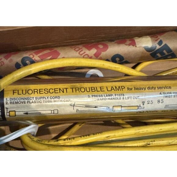 Daniel Woodhead Fluorescent Hand Lamp 110V 15W Box VTG (1985) Working READ NOTE - Picture 7 of 11